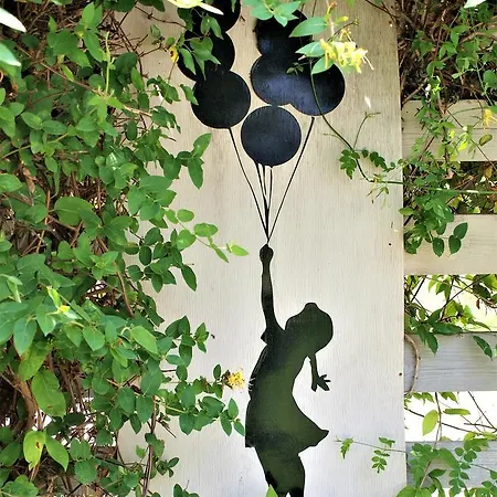 Ξενοδοχείο με διαμερίσματα Tree Of Life Art 2*